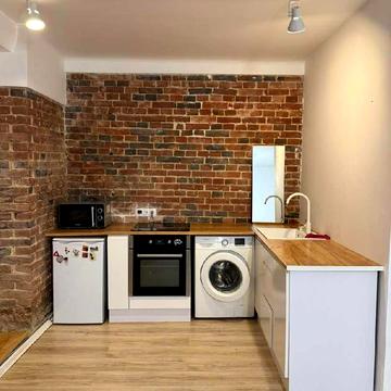 Личаківська вул. (), 134а