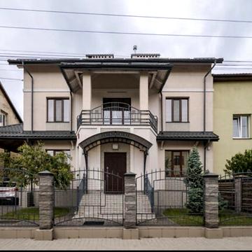 Івана Сулими вул., 18