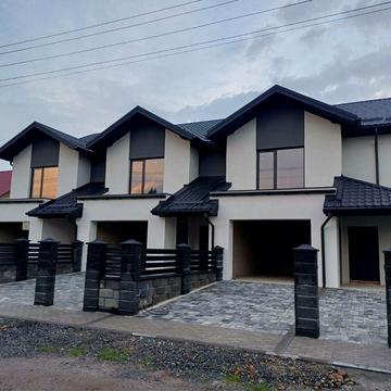 Котедж із зручним плануванням для сімʼї