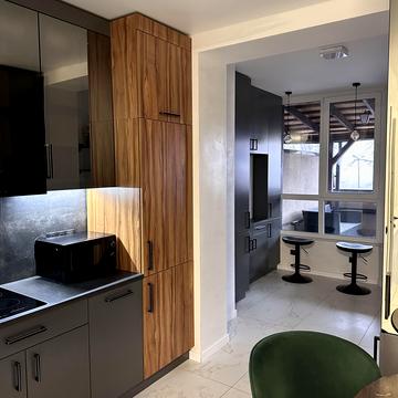 Приміська вул., 8