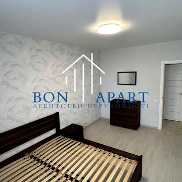 Віктора Некрасова вул. (Північно-Сирецька), 10