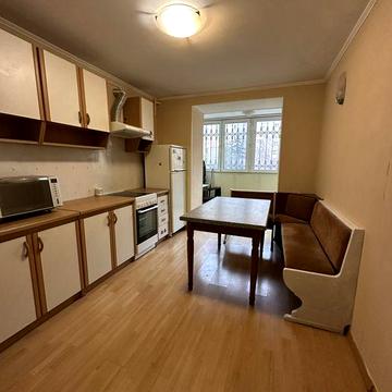 Однокімнатна квартира поруч з парком Перемоги