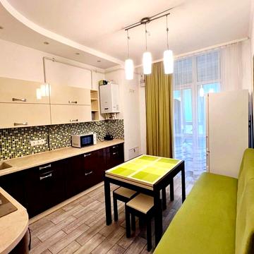 Чорнобильська вул., 17