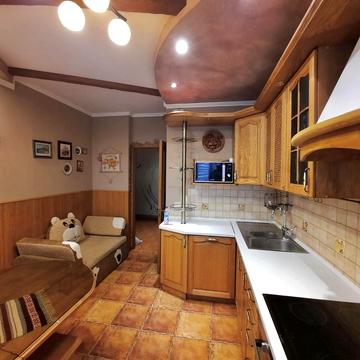 Бориса Гмирі вул., 2