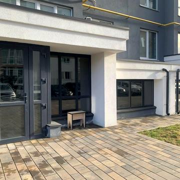 Машинобудівників вул., 16