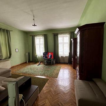 Продається квартира в центрі