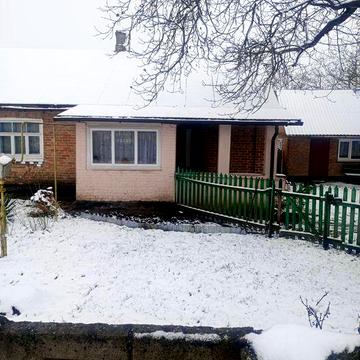 Продаж будинку з меблями.