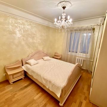 Дегтярівська вул., 10