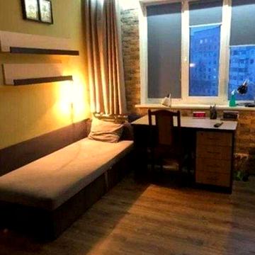 Продам 4 к. кв поруч з метро Гагаріна