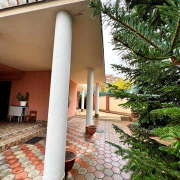 Продам дом на три части в Черноморке в 5 мин от моря