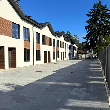 Сімї Шкарівських вул., 12