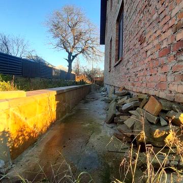 Незавершений будинок