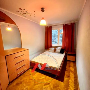 Вацлава Гавела бульв. (Івана Лепсе), 7-Б