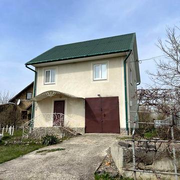 Будинок на березі р. Дністер