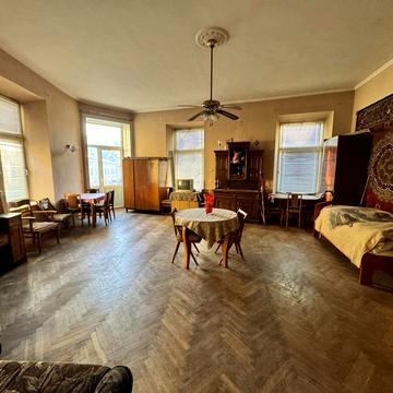 Князя Романа вул. (), 11