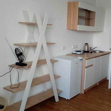 Ст. м. «Вирлиця» пішки 5 хвилин.