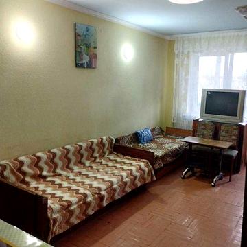 Сдам большую гостинку со своим санузлом на Ивана Каркача