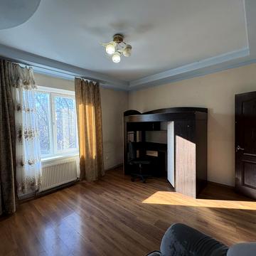 Віктора Мерзленка вул. (Хуліана Грімау), 21