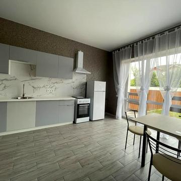 Єдності вул., 8