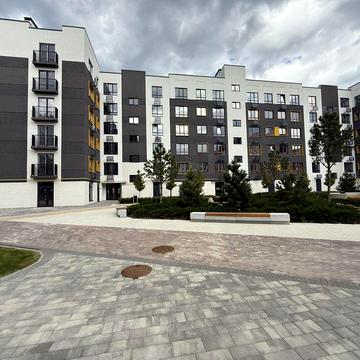 Квартира з газом в зданому будинку з ліфтом