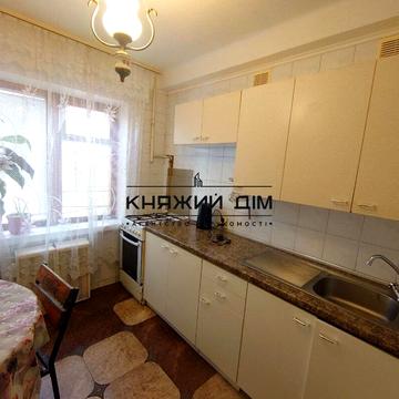 Михайла Донця вул., 23-Б