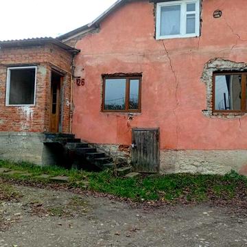 Продам 1/2 частину будинку із ділянкою , гаражем біля Турецького моста