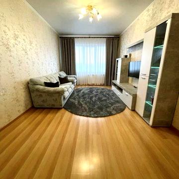 Трикімнатна квартира біля парку.