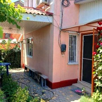 Молодіжна вул.