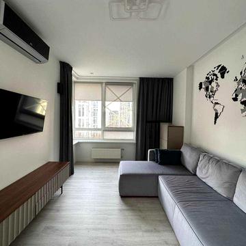 Салютна вул., 2