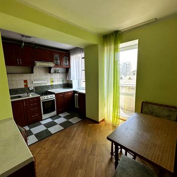 Академіка Євгена Лазаренка вул., 40