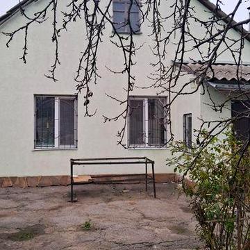 Продам частину будинку на Юрівці!