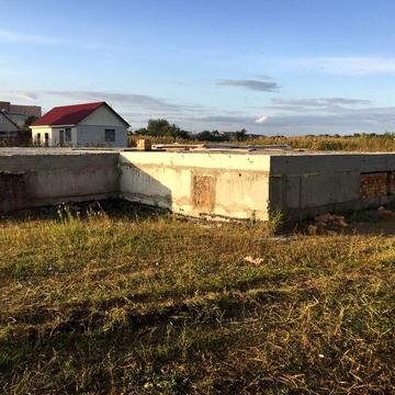 Продам недобудований будинок, земельну ділянку в с. Слобода