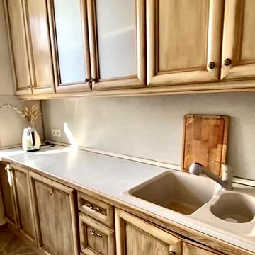 Обсерваторна вул., 8