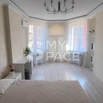 Полтавська вул., 10