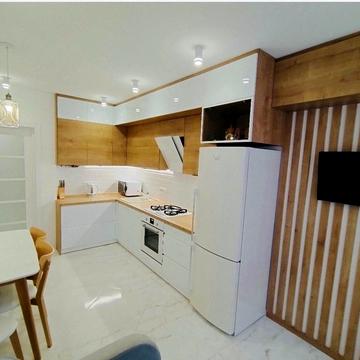 Бережанська вул., 18