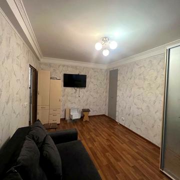 Перемоги вул., 81