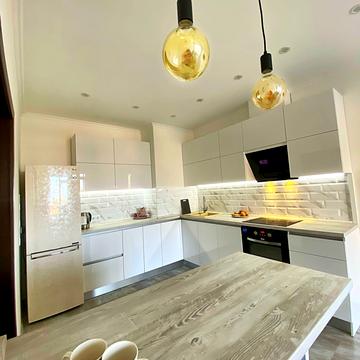 Літературна вул., 8