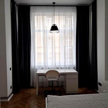 Шептицьких вул., 10