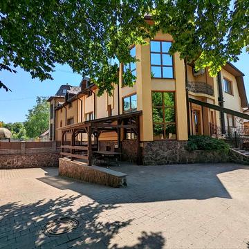 Чорновола вул., 129