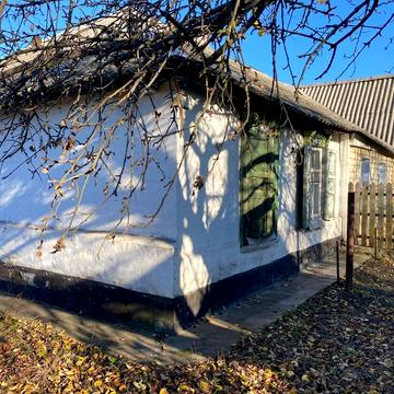 Стадіонна вул., 5