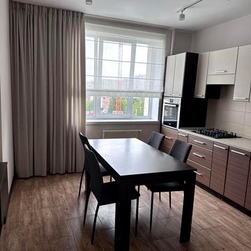 Леоніда Перфецького вул., 11а