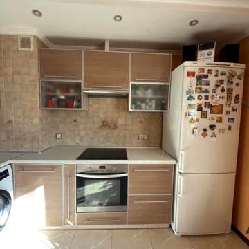 Дарницький бульв., 8