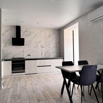 Сімейна вул., 5