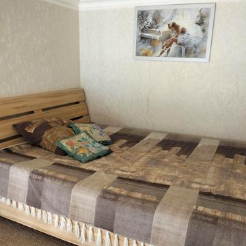 10 Квітня вул., 4