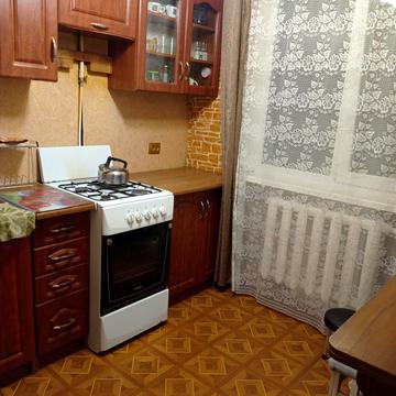 Варненська вул., 6