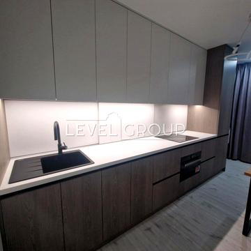 Академіка Заболотного вул., 1-Б