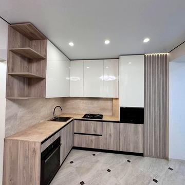 Миру вул., 100