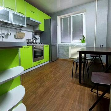 4 квартира, поруч Сильпо, правий берег.