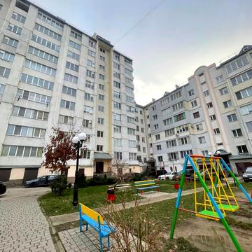 Гната Хоткевича вул., 11