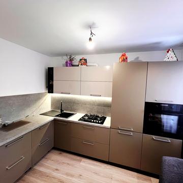 Євгена Коновальця вул. (), 99